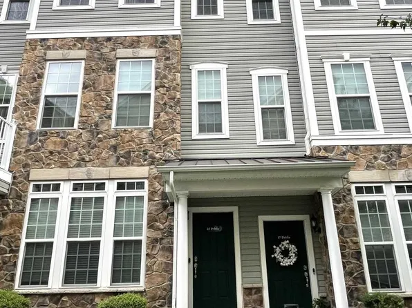 23 Dahlia Ln, Garfield, NJ 07026