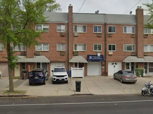 26109 Hillside Ave Floor 3, Glen Oaks, NY 11004