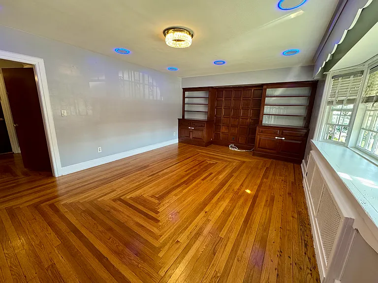 28-32 Lenox Ave #1 — Photo 16