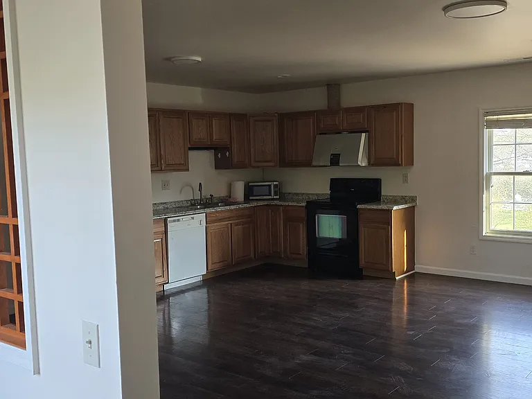 6016 Kenwood Rd — Photo 2