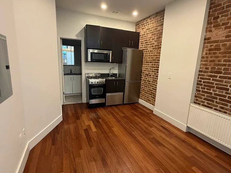 515 E 5th St #1D — Photo 1