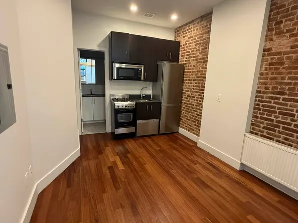 515 East 5th Street image 1 of 7