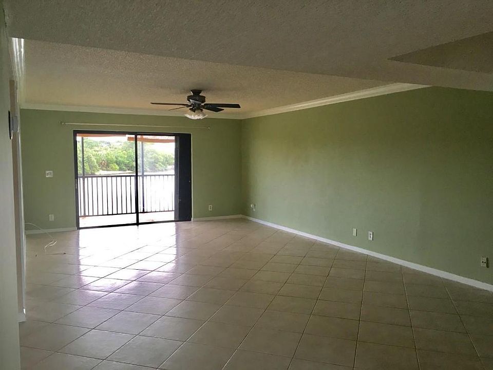 2nd image of 711 Hummingbird Way APT 205