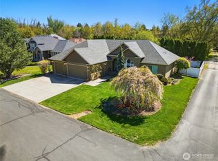 832 SE Vintage Way, College Place, WA 99324