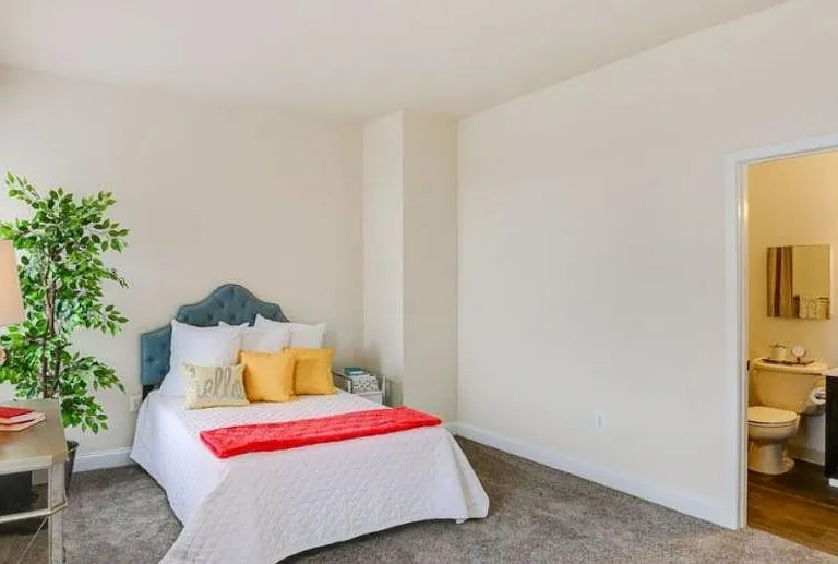 CECIL APARTMENTS — Photo 9