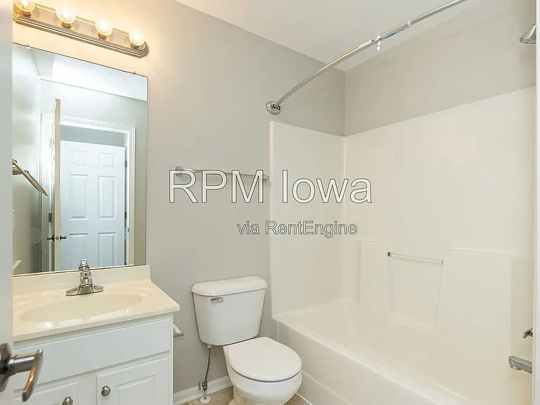 1108 NE 7th Ln — Photo 23