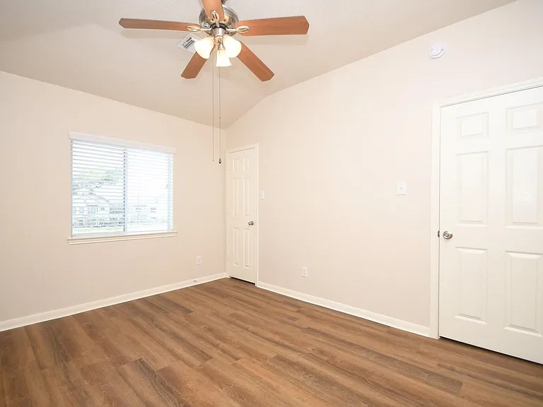 13111 Rippling Creek Ln — Photo 14