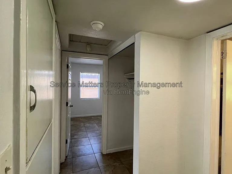 121 Berkley Dr — Photo 19