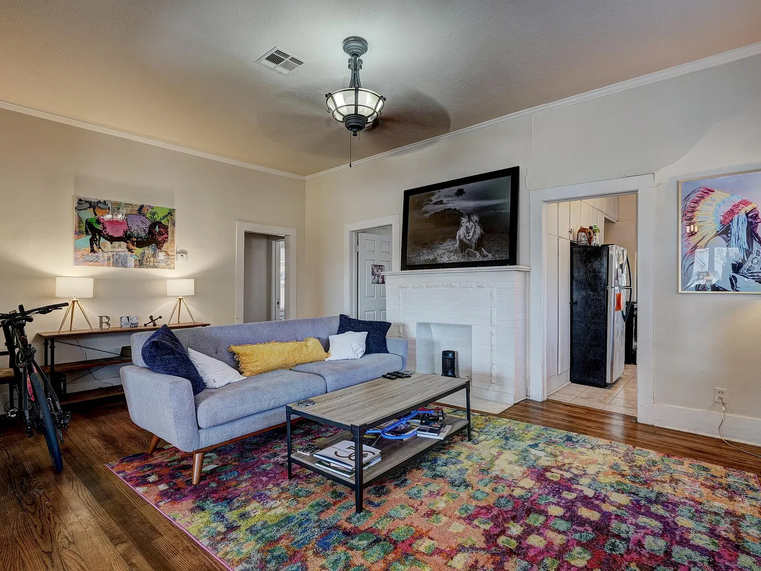 3 bed, 1205 sqft, $2,100 — Photo 2