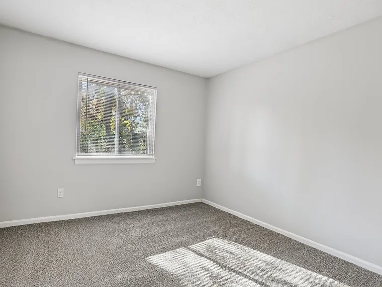 Twyckenham Apartments — Photo 12