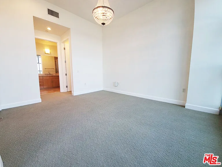 3223 W 6th St #602 — Photo 17