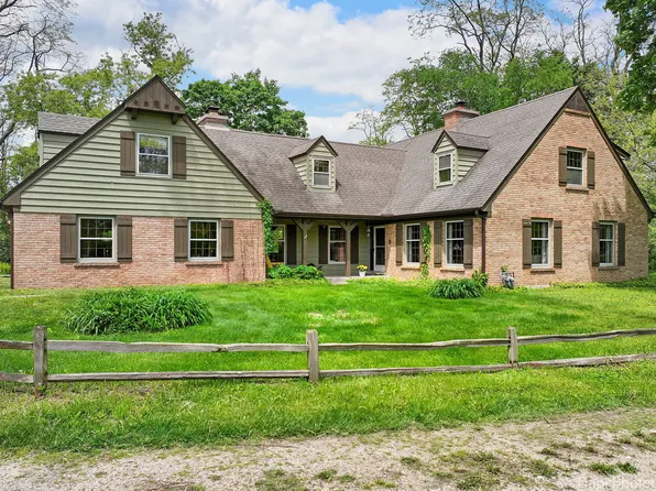 157J Helm Rd, Barrington, IL 60010