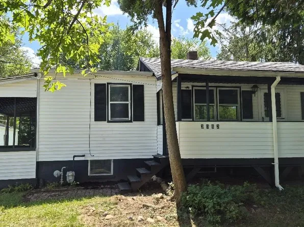 3962 Swain Dr, Barberton, OH 44203