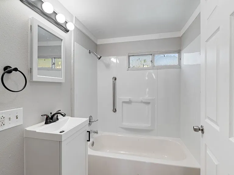 2524 Arletta St — Photo 15