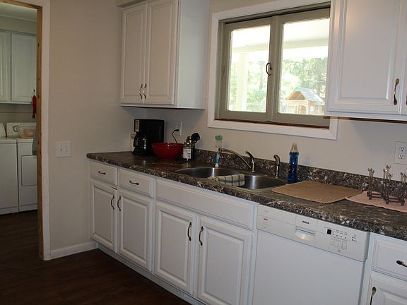 4th image of 105 West Dr