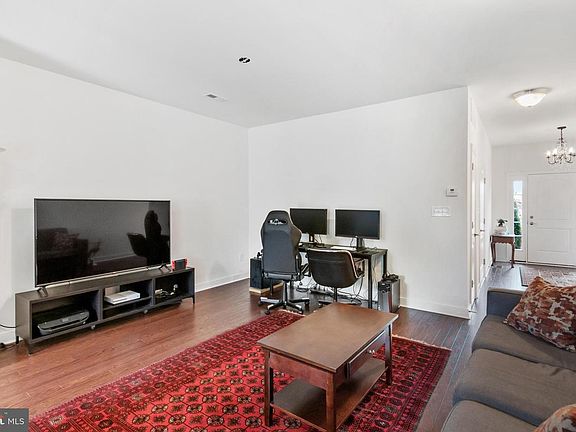 5th image of 105 Wye Oak Dr