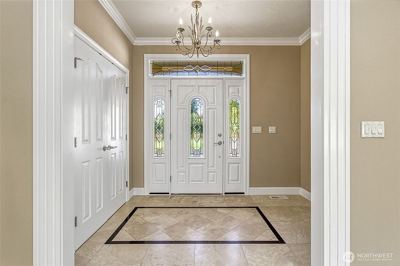 5th image of 2578 Wainwright Place