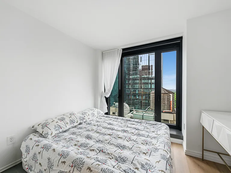 111 W 56th St #37L — Photo 8