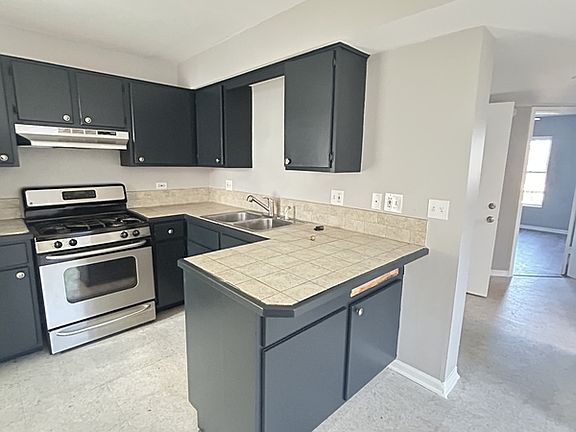3rd image of 6630 S Vernon Ave #2S