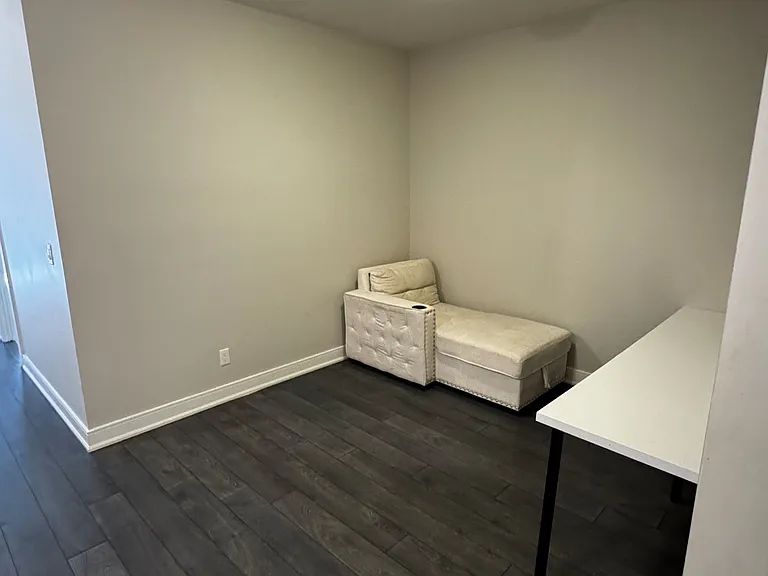 150 Main St W #412 — Photo 5