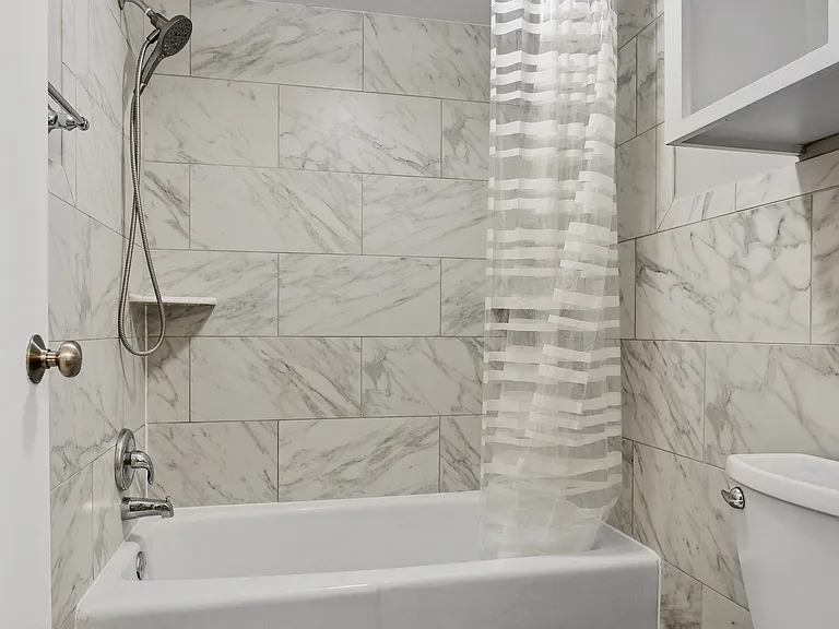 810 9th Ave S #8 — Photo 10