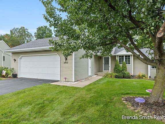 3rd image of 2917 Parkside Dr