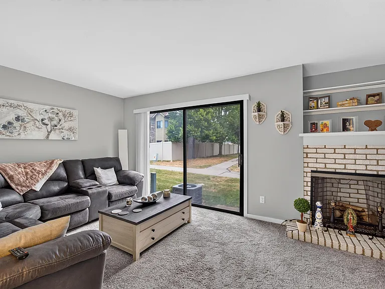 1421 W Edgerton Ave — Photo 10