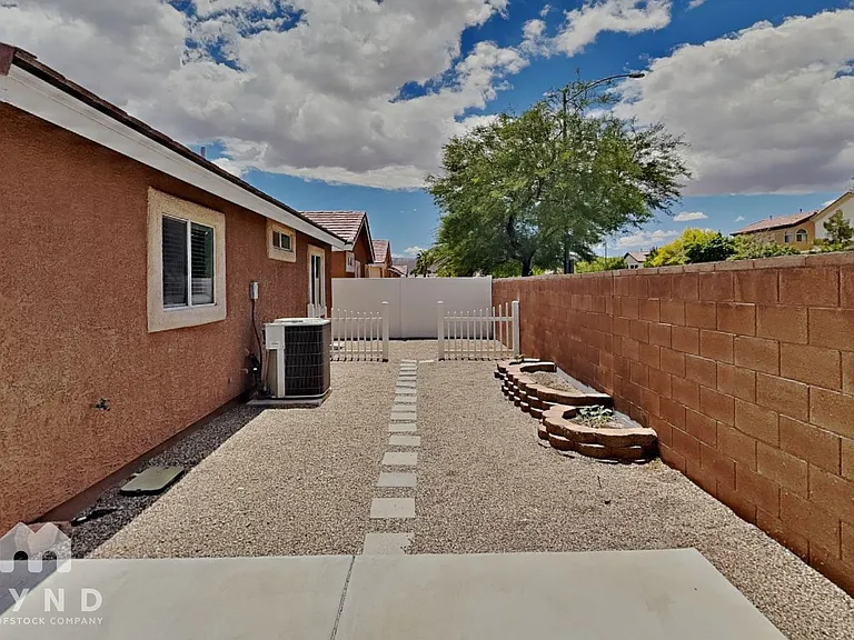10429 Aloe Cactus St — Photo 17