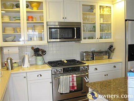Kitchen_Oven_Microwave