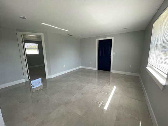 5th image of 154-164 S New York Ave