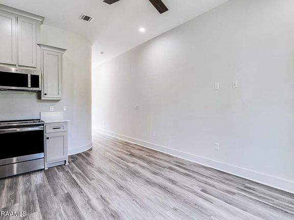 5th image of 114 S Jefferson St #114