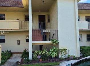 5525 Lakewood Cir S #212, Margate, FL 33063