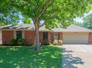 8240 Willis Ln, Fort Worth, TX 76148