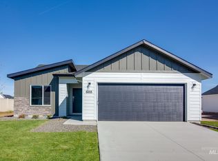 688 W Screech Owl Dr, Kuna, ID 83634