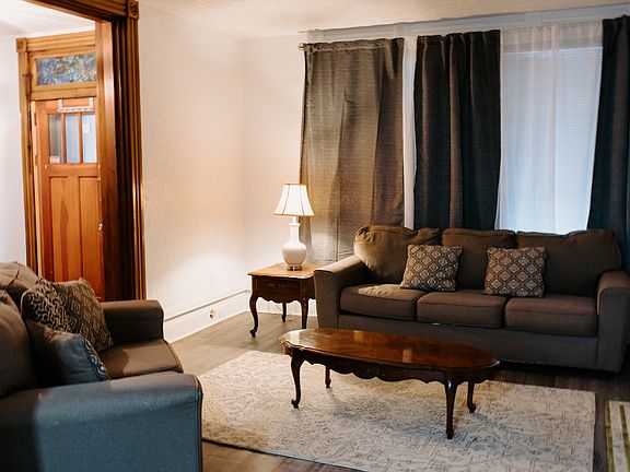 4th image of 2112 Walnut St #1