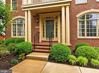 2727 Robaleed Way, Herndon, VA 20171