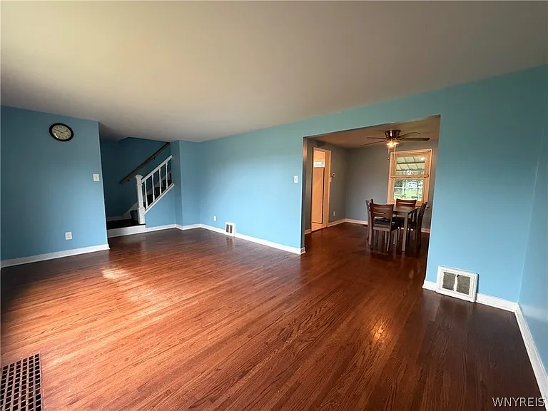 767 Saint Lawrence Ave — Photo 7
