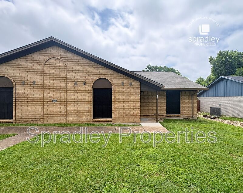 1st image of 505B Phoenix Rd