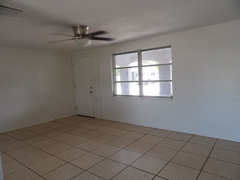 10025 Brandywine Ln — Photo 5