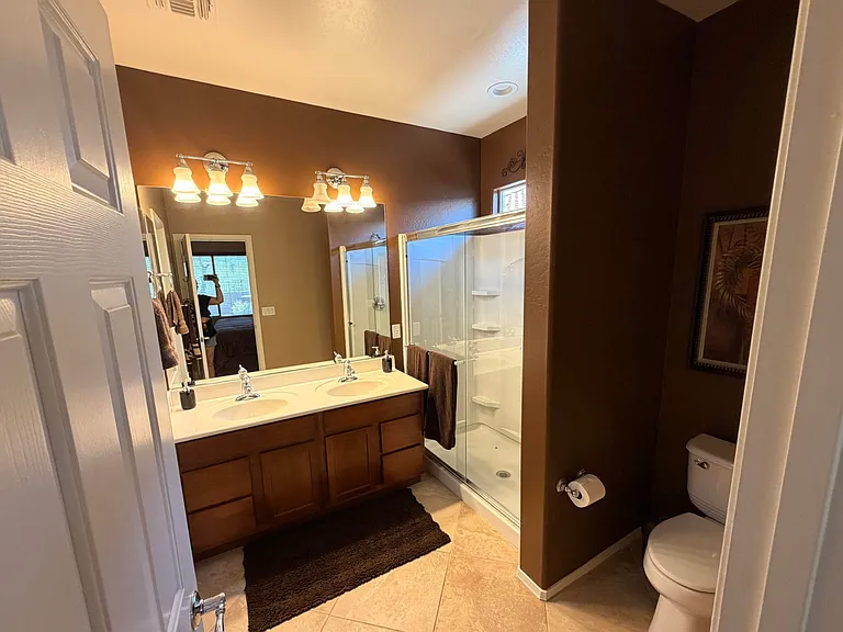 2312 N Hudson Dr — Photo 11