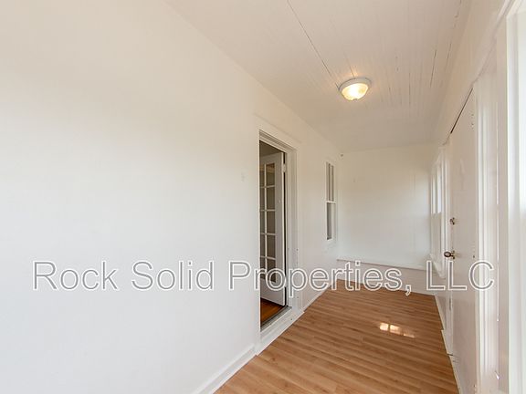 5th image of 506 E 7th St #1
