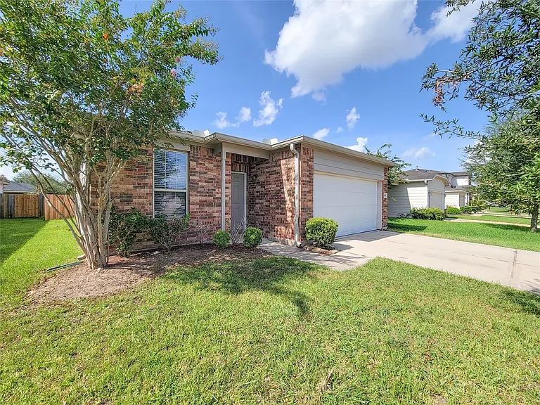 6535 Dayridge Ln — Photo 2
