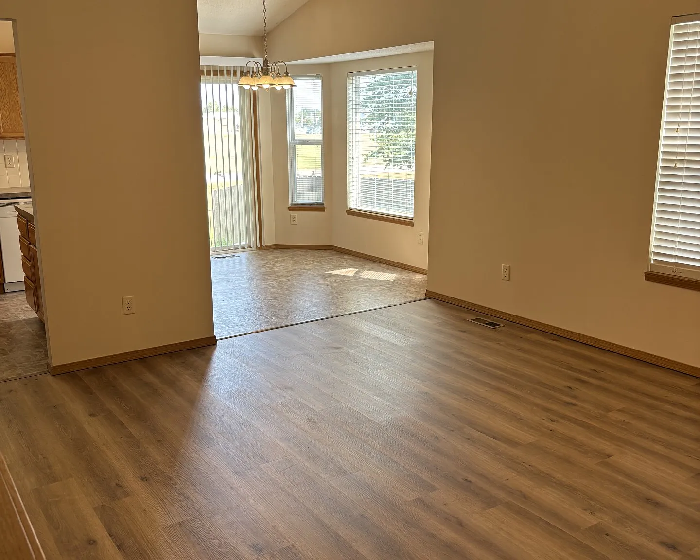 3 bed, 1900 sqft, $1,475 — Photo 2