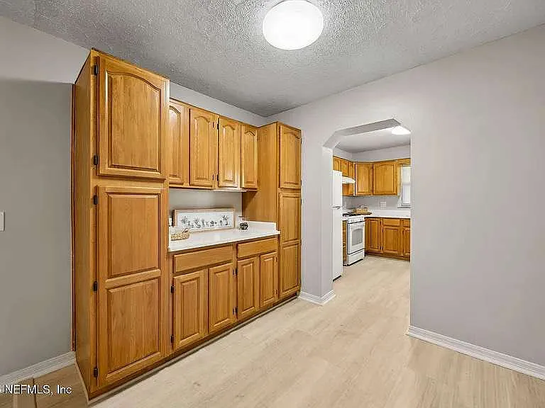 4718 Redstone Dr — Photo 7