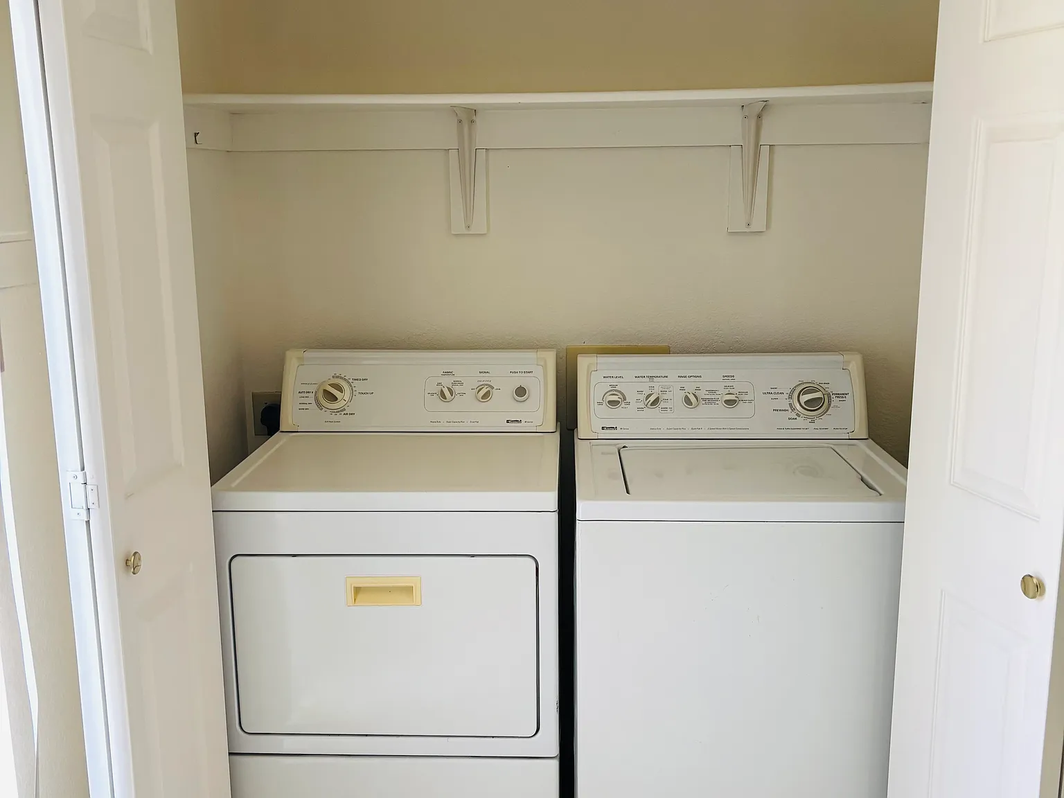 610 S Cedar Street — Photo 4