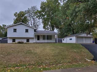 3264 E Greenlake Dr, Decatur, IL 62521