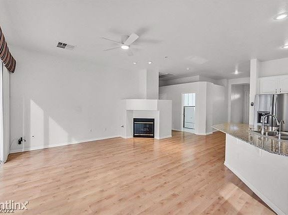 3rd image of 181 Lakewood Garden Dr