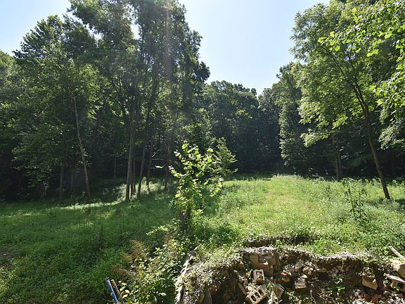 4th image of 525 Catholic Cemetery Rd