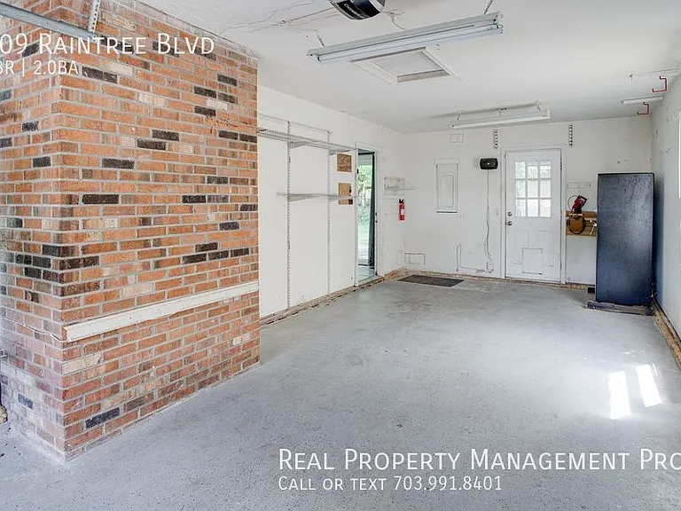 209 Raintree Blvd — Photo 40