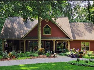 655 Pawnee Dr, Byrdstown, TN 38549